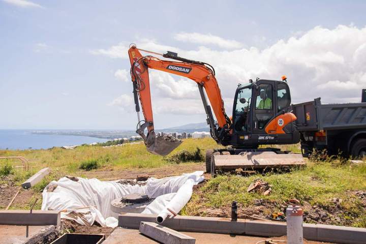 Camion-grue pour l'enlèvement de déchets, La Réunion 