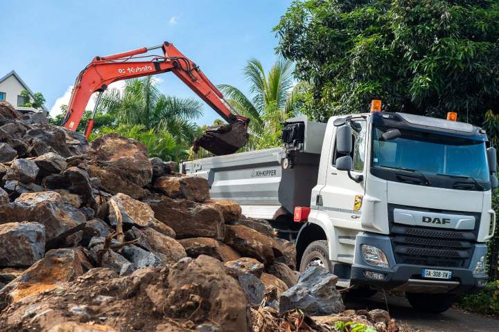 Flotte de camions et d'engins de chantier, La Réunion 